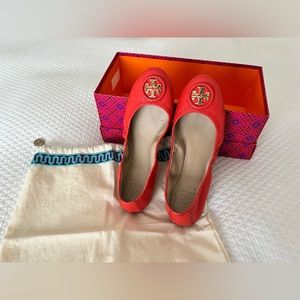 ❌SOLD❌ Excellent w/ Box $250 Tory Burch Allie Flats Samba Red Orange Logo - 6.5